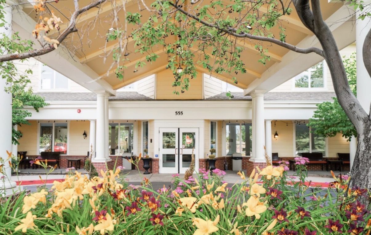 Lakewood Reserve Senior Living